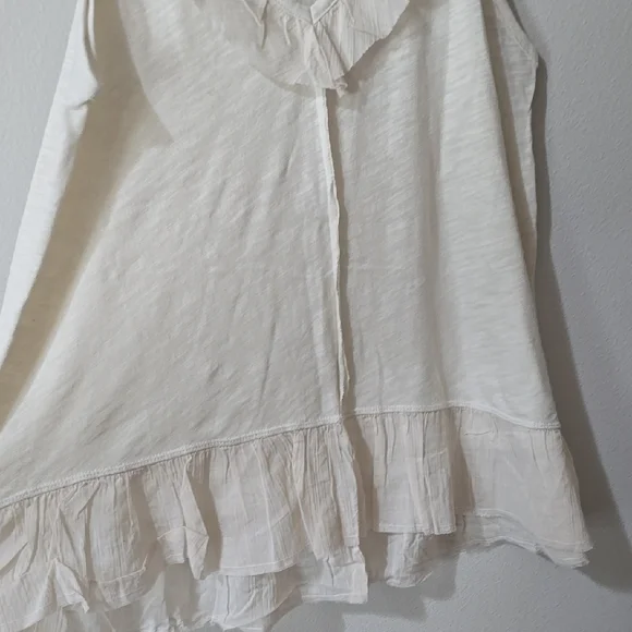 American Eagle Ruffled Cream Sleeveless Top - Picture 3 of 5
